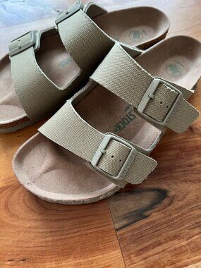 NWT** Birkenstock Arizona Vegan